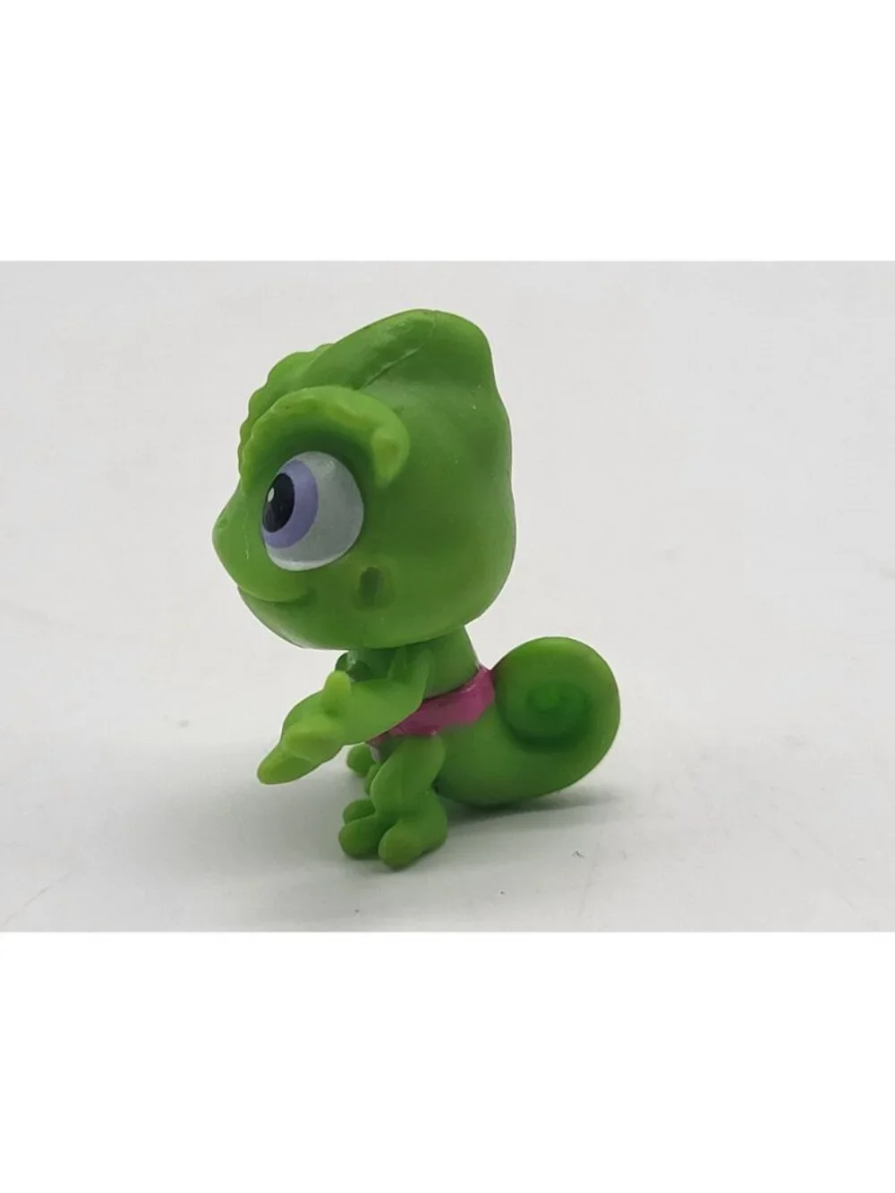 Tangled Pascal the Chameleon Mini Figure Apron Scissors